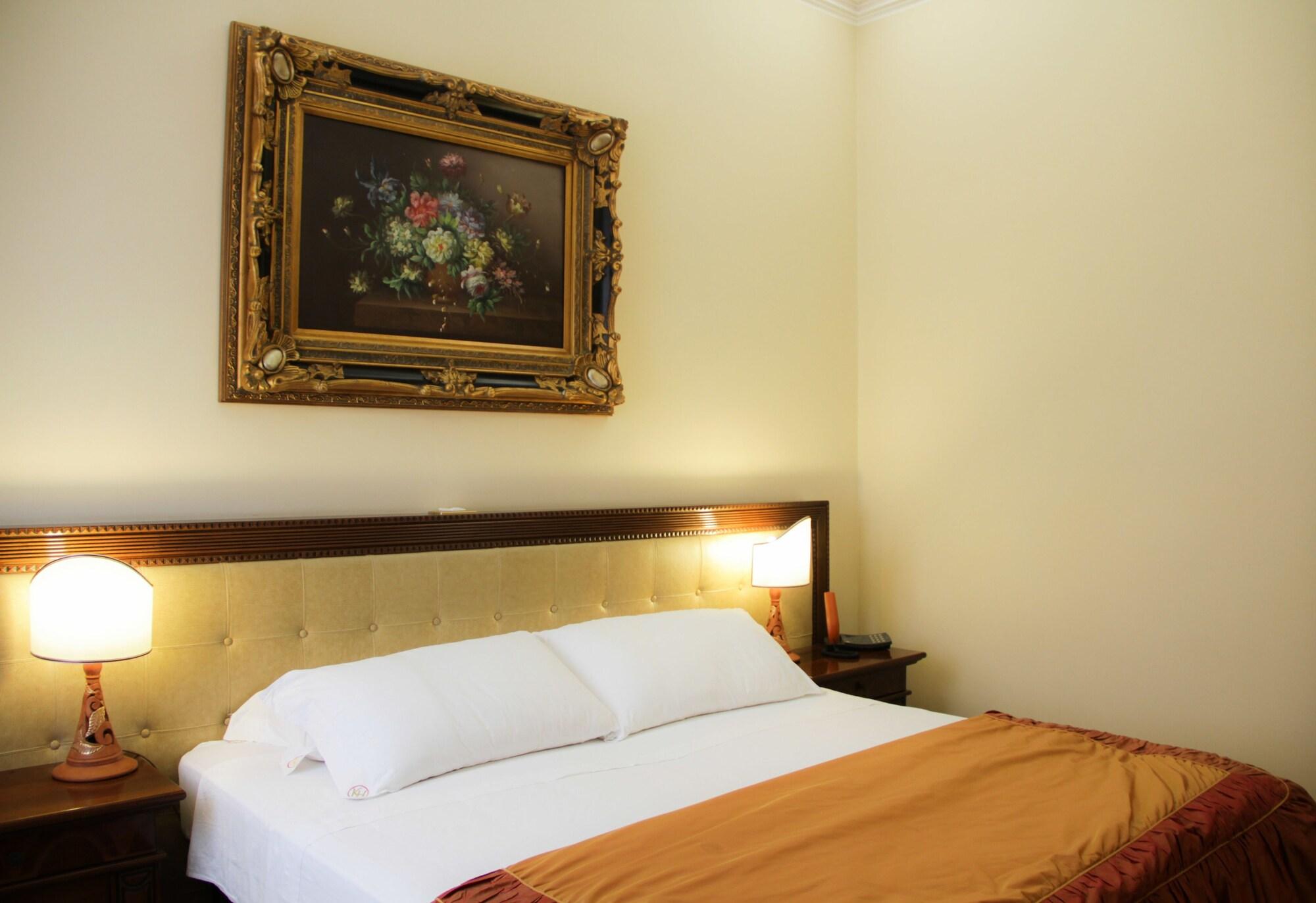Kelina Charme Hotel By Cantine Due Palme Cellino San Marco Exterior photo